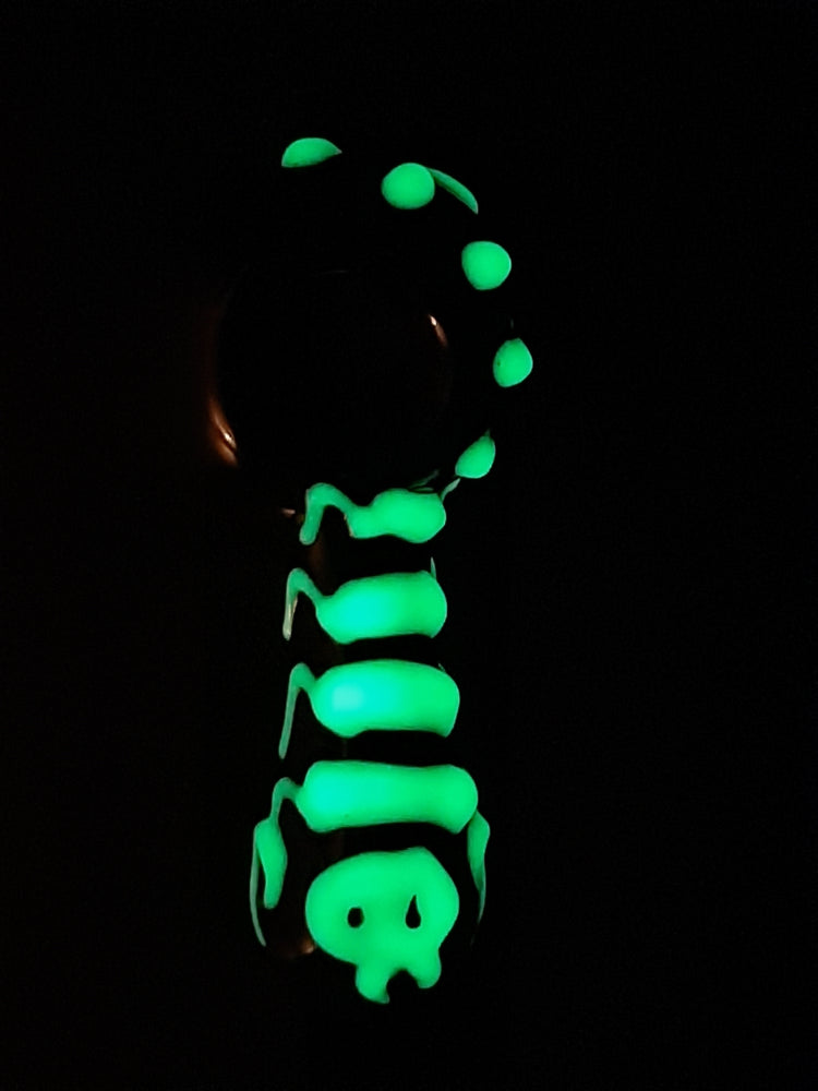 Scorpion Glow-in-the-Dark Pipe